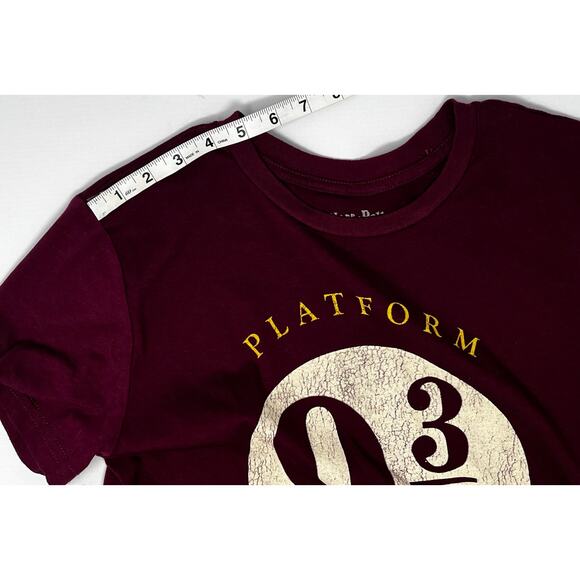 Harry Potter Platform 9 3/4 Hogwarts Express Women's Tshirt size S Pre-Owned - Picture 6 of 9